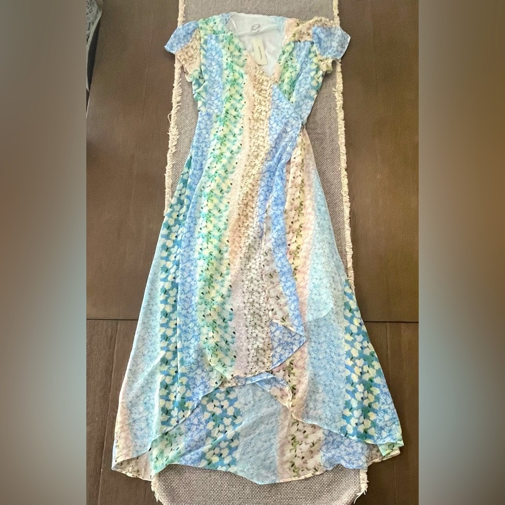Women’s Med Francesca’s Floral print Chiffon Wrap Maxi dress:New W/Tags